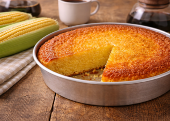 O bolo de milho mais cremoso do forno