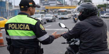 Nova lei proíbe passageiro em moto