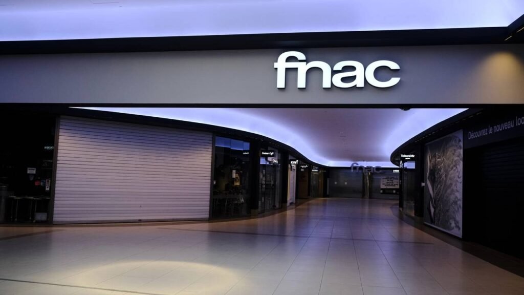 Loja fecha após crise