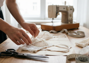 Essa lingerie feita à mão está conquistando mulheres