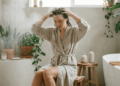 O ritual noturno no banho que virou segredo de muitas brasileiras para estimular o crescimento do cabelo