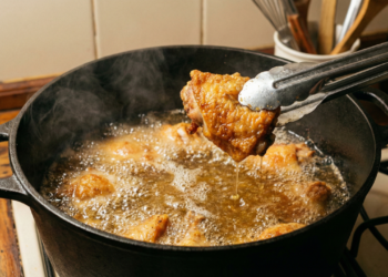 O melhor frango a passarinho crocante de boteco