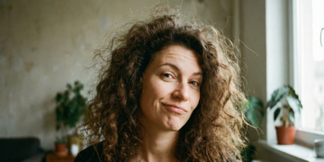 Acabe com o frizz no cabelo cacheado