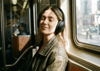 O que significa gostar de ouvir música muito alta, segundo a psicologia