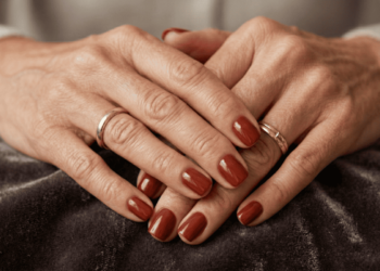 Elegância nas mãos: os tons que valorizam as unhas das mulheres de 50 anos com muita classe e sofisticação