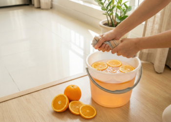 O truque natural que está mudando a limpeza do piso