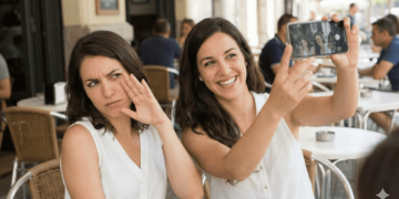 O que a psicologia diz sobre não gostar de aparecer em fotos