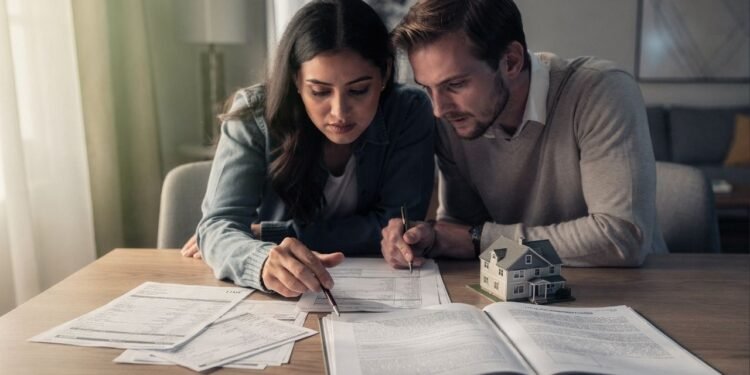 O erro silencioso no seu financiamento que pode manter seu imóvel preso ao banco mesmo quitado