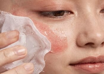 Como acabar com as olheiras e inchaço dos olhos em menos de 5 minutos utilizando um simples gelo