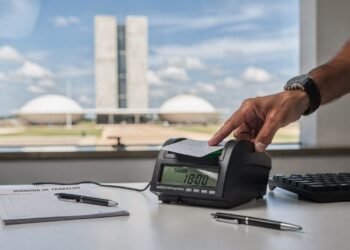 Redução da jornada de trabalho volta ao centro do Congresso e reacende esperança de milhões de trabalhadores