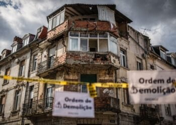 Obra em terraço autorizada por condomínio termina com ordem de demolição confirmada pelo Supremo