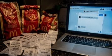 Homem usa inteligência artificial para gerar reclamações falsas e consegue refeições grátis no McDonald’s por quase um ano