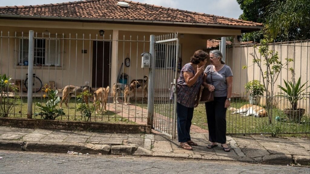 Casal compra casa por R$ 900 mil com promessa de tranquilidade, descobre canil com oito cães e Justiça reconhece fraude na venda
