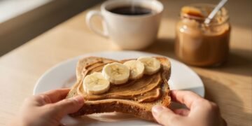 A dupla mais poderosa do café da manha: o segredo da banana com pasta de amendoim que mantém seu rendimento o dia inteiro