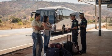 Viagem é interrompida por apreensão do ônibus em MG e plataforma é condenada a pagar R$ 10 mil por passageiro