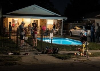 Casa é invadida menos de 48 horas após morte do dono e ocupantes transformam imóvel em palco de festas