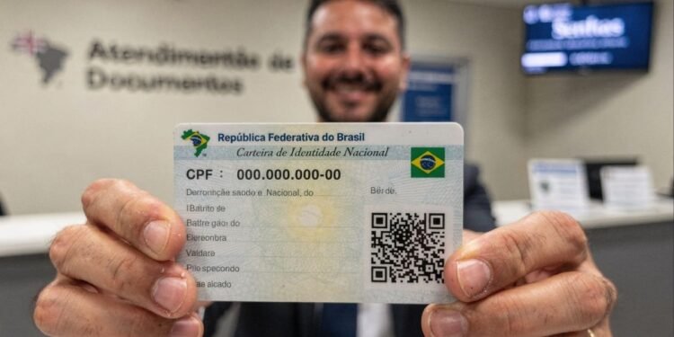 RG antigo tem data para deixar de valer e brasileiros precisam ficar atentos à nova identidade nacional