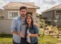 Casal compra casa por R$ 900 mil com promessa de tranquilidade, descobre canil com oito cães e Justiça reconhece fraude na venda