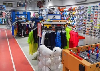 Loja fecha após crise