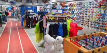 Loja fecha após crise