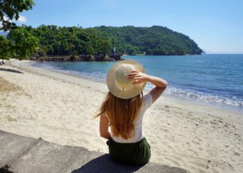 O paraíso do litoral norte com 100 praias e águas em tom de esmeralda