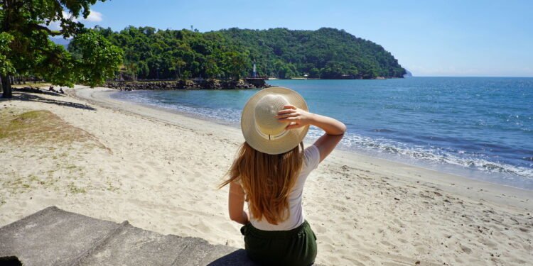 Ubatuba: o paraíso das cem praias e da Mata Atlântica // Créditos: depositphotos.com / sergio_pulp