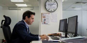 Justiça demite por justa causa quem ignora a pausa de 15 minutos e decisão já muda condutas em empresas de todo o país