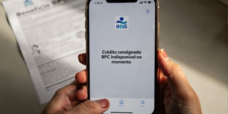 Empréstimos para quem recebe o BPC estão quase congelados e muitos beneficiários já enfrentam negativas mesmo com margem ativa