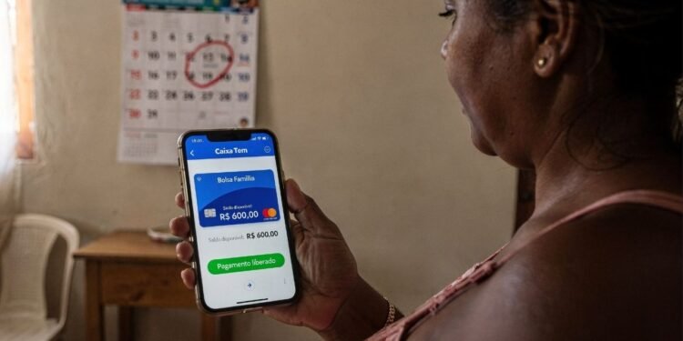 Bolsa Família de fevereiro já tem datas confirmadas e quem tem NIS final 1 pode sacar antes do Carnaval em 2026