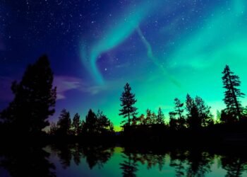 Aurora boreal: como a dança de luzes do céu fascina e protege a Terra