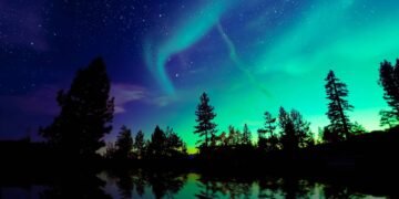Aurora boreal: como a dança de luzes do céu fascina e protege a Terra