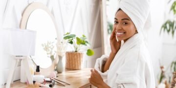 A rotina noturna simples que ajuda o corpo a relaxar e melhora a saúde da pele