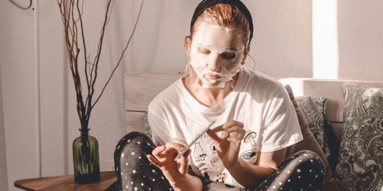 Para montar essa rotina, o ideal é escolher uma sequência simples que caiba de verdade no seu dia - Créditos: depositphotos.com / regina_foster