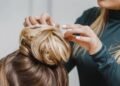 O penteado para o verão que pode ser feito em menos de 1 minuto e funciona em todos os tipos de cabelo