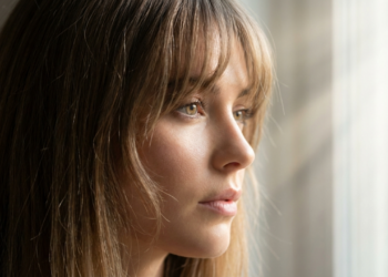 Quer afinar o rosto sem cirurgia? Cortes e cores diferentes de cabelo criam efeito imediato de alongamento