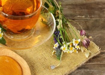 O chá que ajuda a desacelerar a mente, reduz estresse e melhora o sono