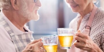 Essa bebida natural está ganhando espaço por proteger as células do corpo