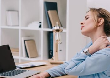 Alongamentos curtos para pescoço que melhoram postura e aliviam dores após telas