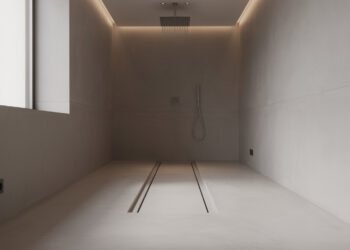 Adeus ao clássico box de chuveiro: a tendência que está ganhando força nos hotéis europeus em 2026