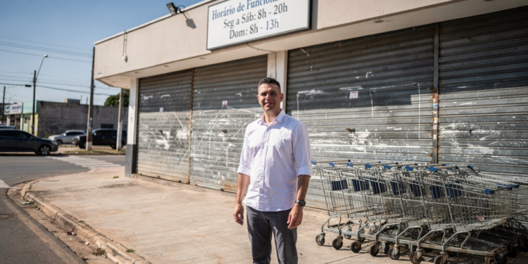 Devido ao fechamento nos domingos, supermercados realocam funcionários devido às demandas de sábado e segunda