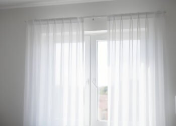 Diga adeus às cortinas tradicionais: as soluções para pendurá-las sem furar as paredes
