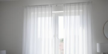 Diga adeus às cortinas tradicionais: as soluções para pendurá-las sem furar as paredes