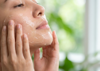 Antes de usar babosa no corpo, faça isso: passo essencial para remover a parte tóxica e evitar irritações