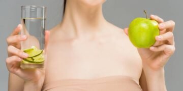 Dicas de ouro para manter a hidratação corporal adequada durante o verão mesmo com uma rotina corrida