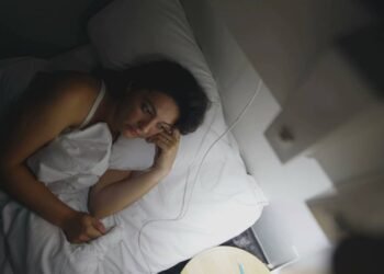 Aprenda a criar um ambiente de sono perfeito e acolhedor mesmo em dias agitados e estressantes