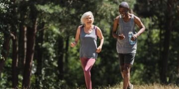 Como manter a mobilidade após os 60 anos e continuar se movendo com segurança