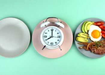 O que comer ANTES e DEPOIS do seu jejum intermitente para realmente perder peso