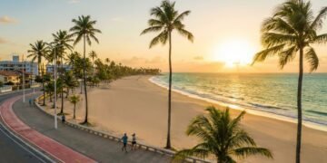 A capital litorânea que proibiu arranha-céus na beira-mar e preservou o horizonte mais aberto do Brasil