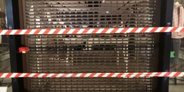 Loja fecha toda sua rede