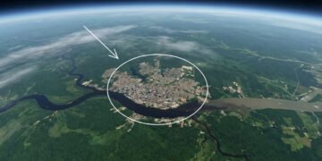 A metrópole brasileira que cresceu isolada no meio da maior floresta do planeta